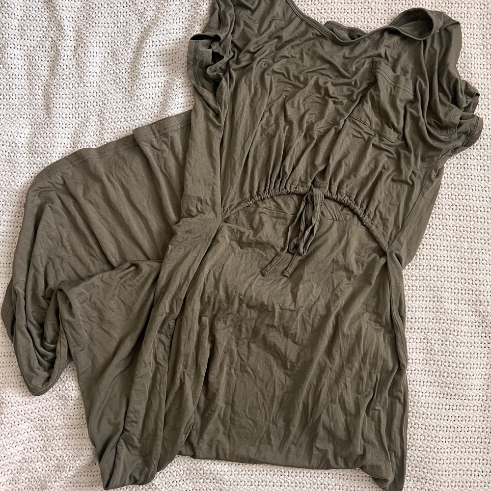 Latched Mama Maxi